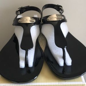 Michael Kors thongs flat sandals